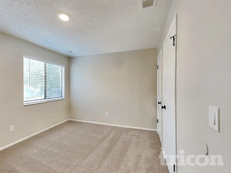 419 E Springtree Way — Photo 12