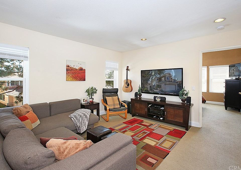 1st image of 92 Cottage Ln