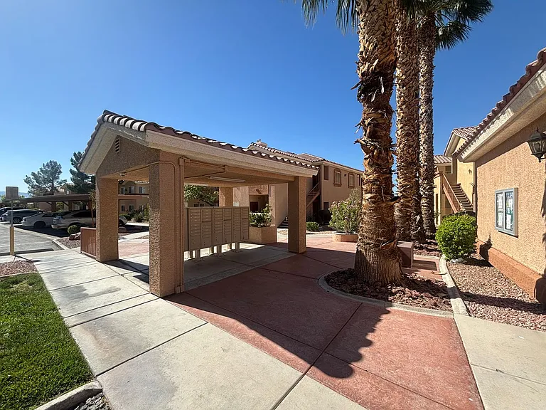 1050 E Cactus Ave #1082 — Photo 27