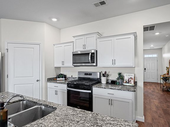 5th image of 3425 Woodcross Dr