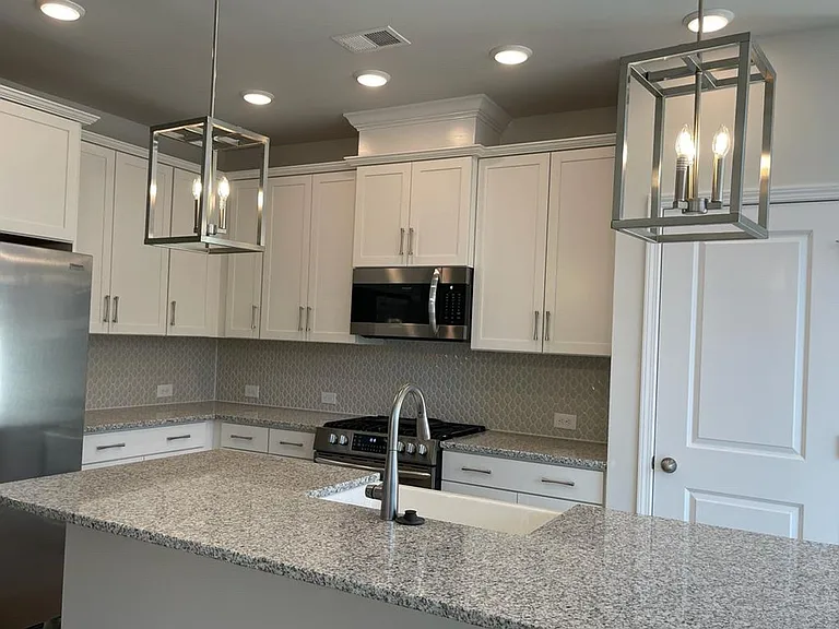 2227 Statesville Ave — Photo 1