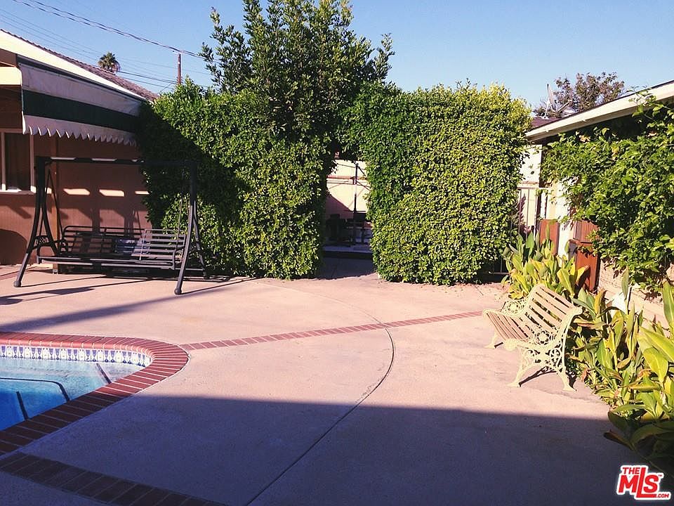 2nd image of 9389 Dorrington Pl