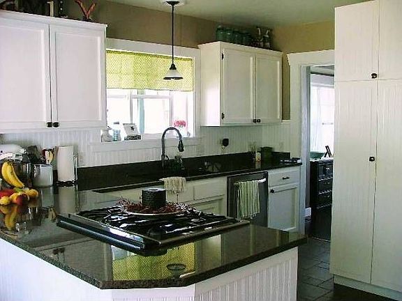 2nd image of 39390 SE Park St