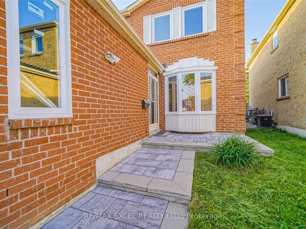 47 Whiteleaf Cres, Toronto, ON M1V 3G1