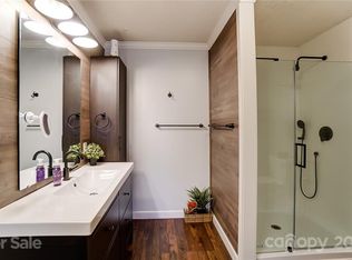 1568 Berkshire Dr, Statesville, NC 28625