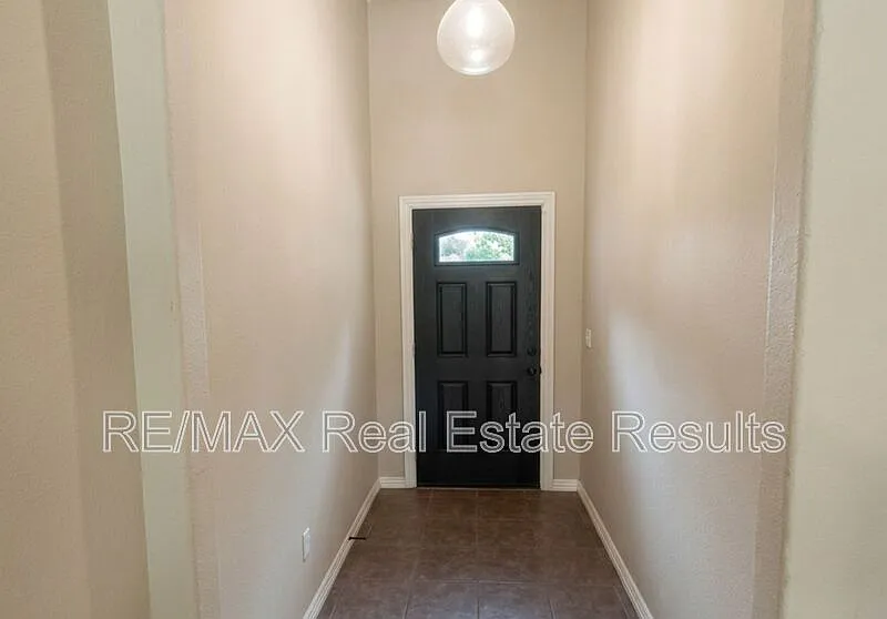 Summerlin Sub — Photo 3