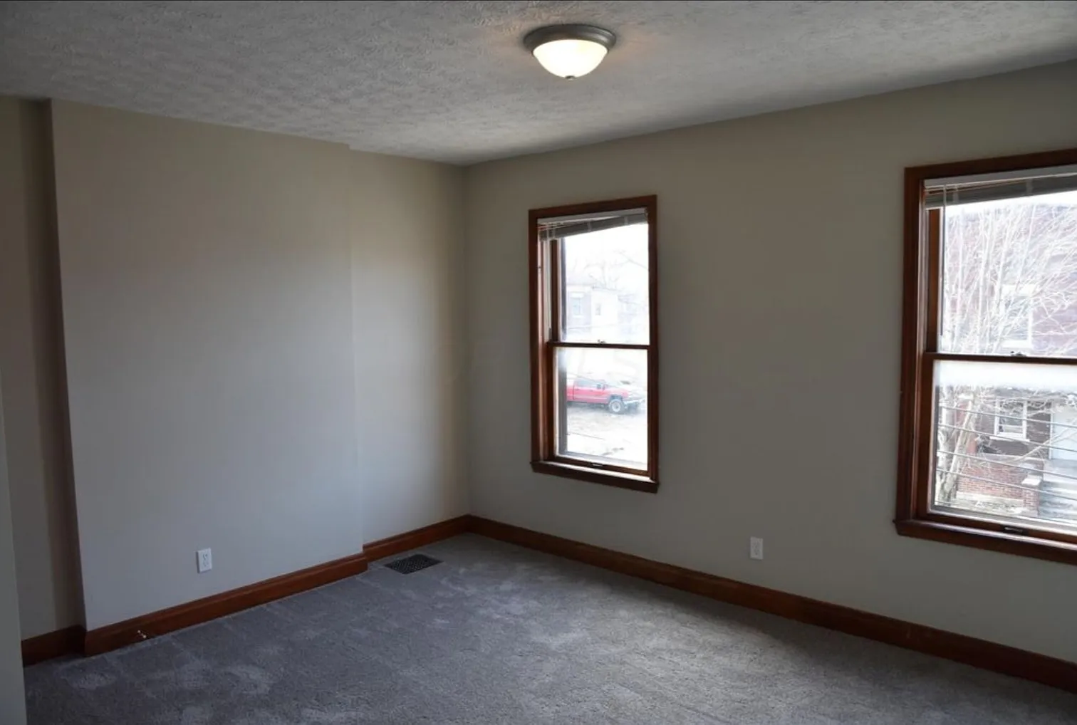 774 S Ohio Ave — Photo 4