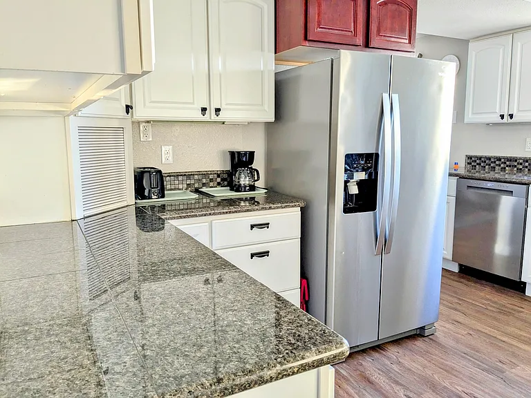 1510 S Lakeway Dr — Photo 26