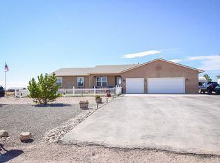 586 E Chaunsey Dr, Pueblo West, CO 81007