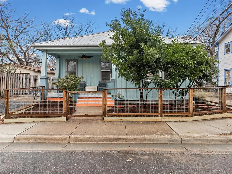 84 Waller St — Photo 1