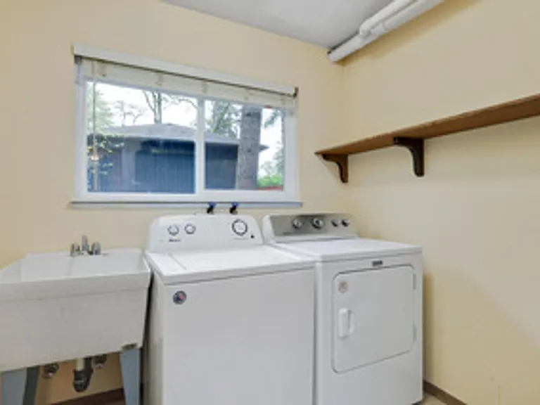 18679 Indian Creek Dr — Photo 25