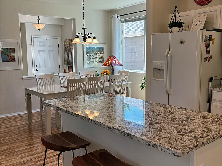 2227 Milton Ln — Photo 6