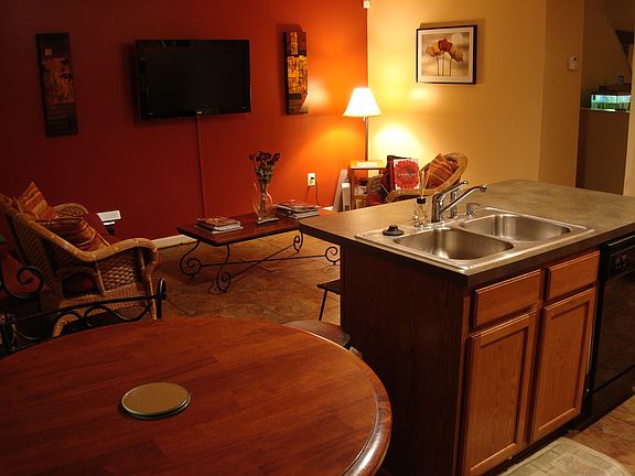 3rd image of 9810 Woodyard Cir