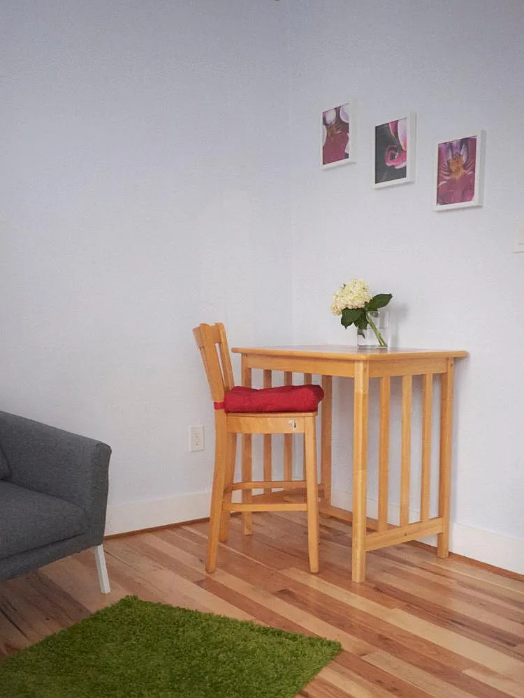 2 bed, 800 sqft, $2,500 — Photo 2
