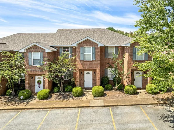 1477 N Donahue Dr APT 504, Auburn, AL 36830