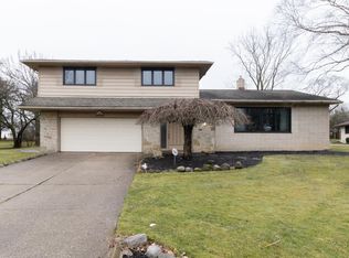 25150 Cardington Dr, Beachwood, OH