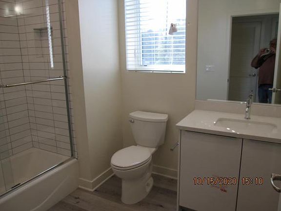 4th image of 4400 Cahuenga Blvd #101