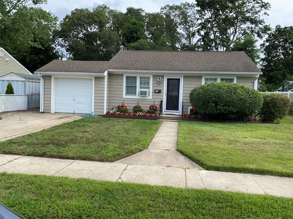 1417 Lombardy Boulevard, Bay Shore, NY 11706