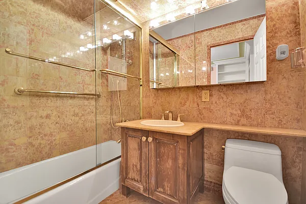 Rented by Compass | media 22