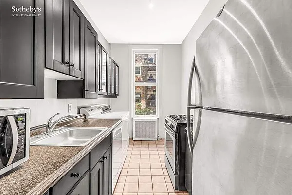 Rented by Sotheby's International Realty | media 10