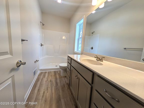 4th image of 5144 Lincoln Ln