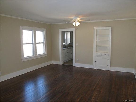 3rd image of 823 N Columbia Ave