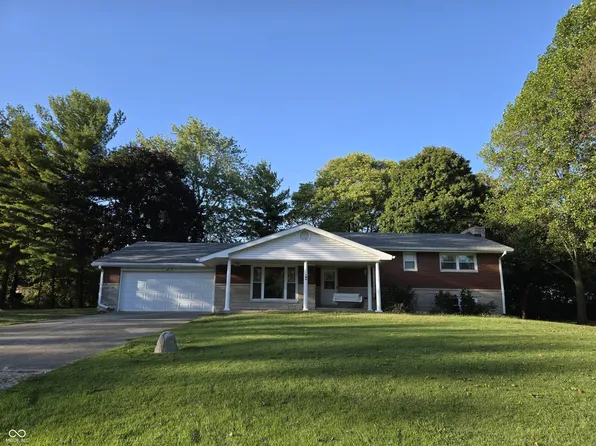 5521 S Wilson Meadows Dr, Shelbyville, IN 46176