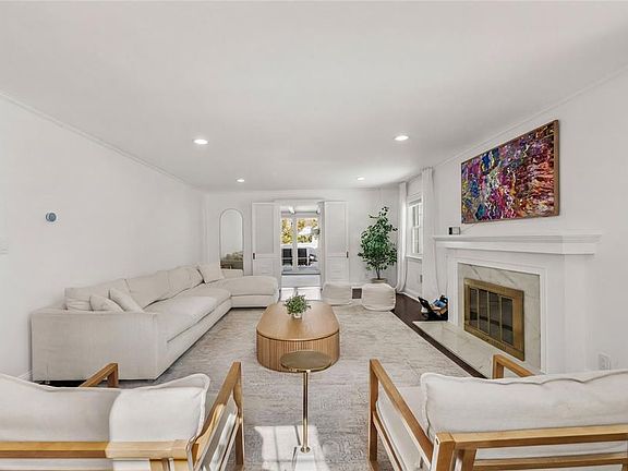 5th image of 609 Wyndham Rd