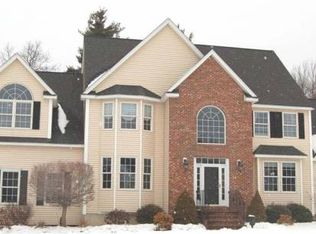 24 Appaloosa Cir, Hopkinton, MA 01748