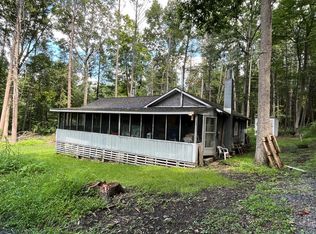 51 Lucky Hunter Ln, Milroy, PA 17063