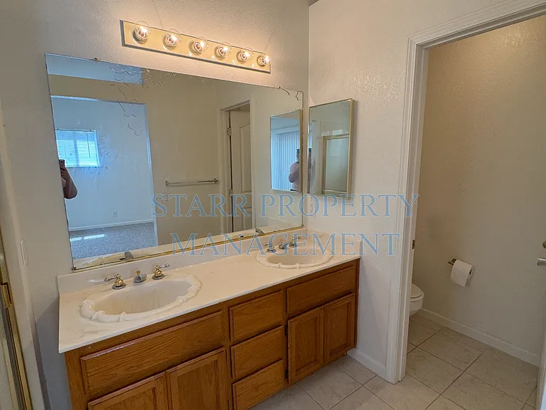 10086 River Falls Cir — Photo 23