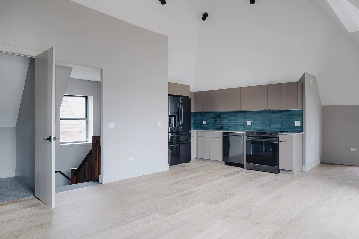 Building Photo - 2228 N Kedzie Blvd #301