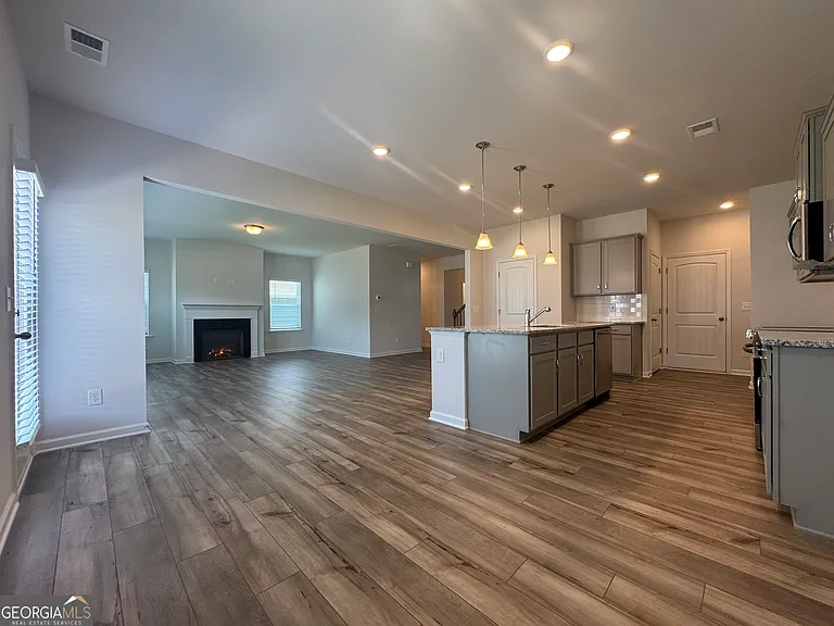 124 Sycamore Ln — Photo 11