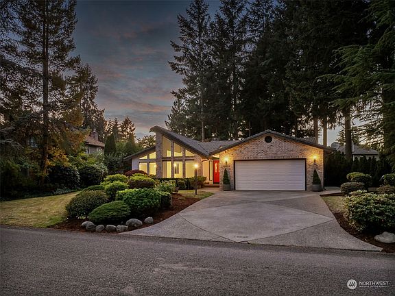 2nd image of 16516 87th Avenue E