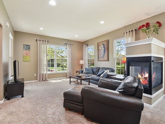 3rd image of 51139 Sleepy Hollow Ln
