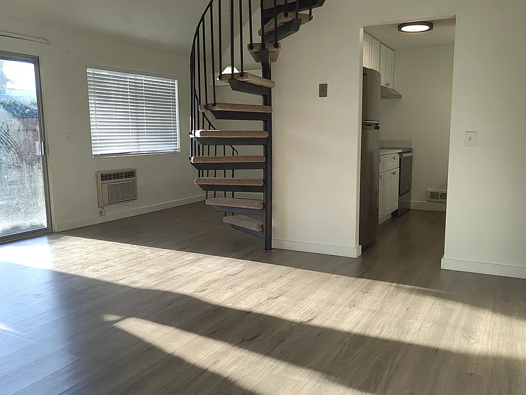 119 NE 83rd St #B — Photo 9