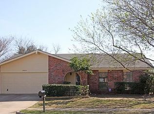 2400 Havenwood Dr, Arlington, TX 76018