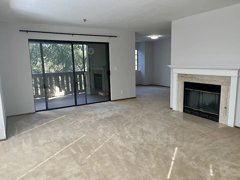 190 Redhawk Rd #1