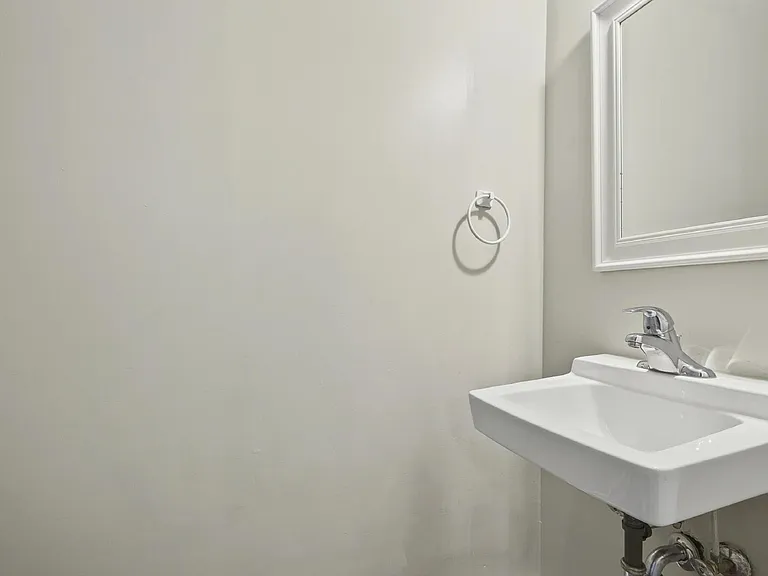 5541 Kaplan Dr #A — Photo 16