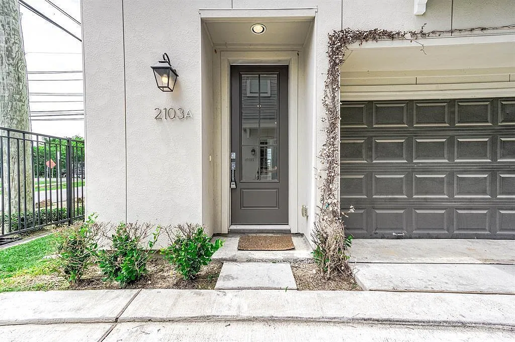 3 bed, 2.5 bath, 1553 sqft, $2,300 — Photo 4