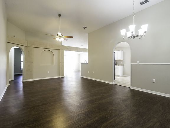 3rd image of 11821 Pethrick Dr