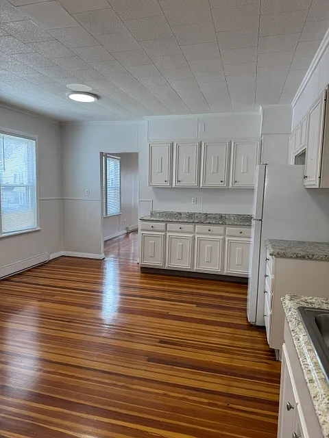 2 bed, $1,795 — Photo 2