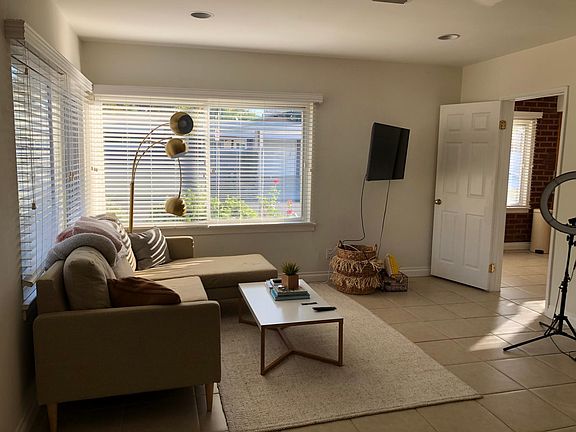 5th image of 5033 Topanga Canyon Blvd