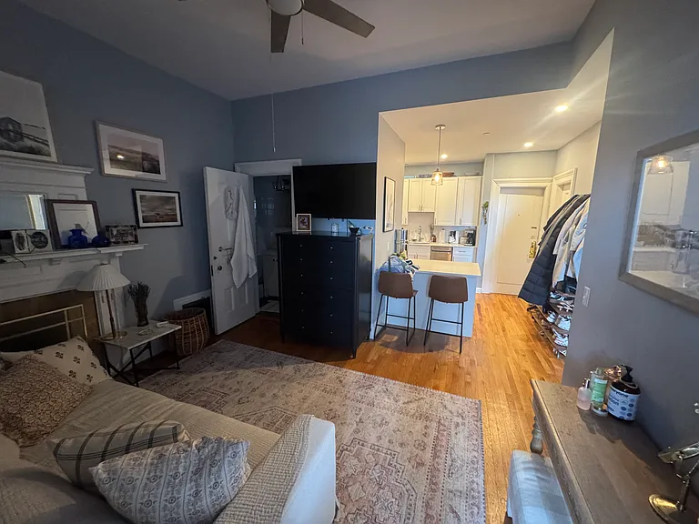 464 Beacon St #3R — Photo 3