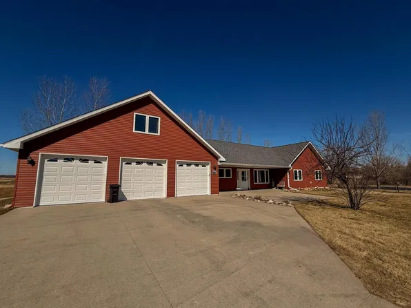 405 Garfield Ln, Lake Park, MN 56554