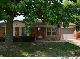 107 Perrottet Dr, Mascoutah, IL