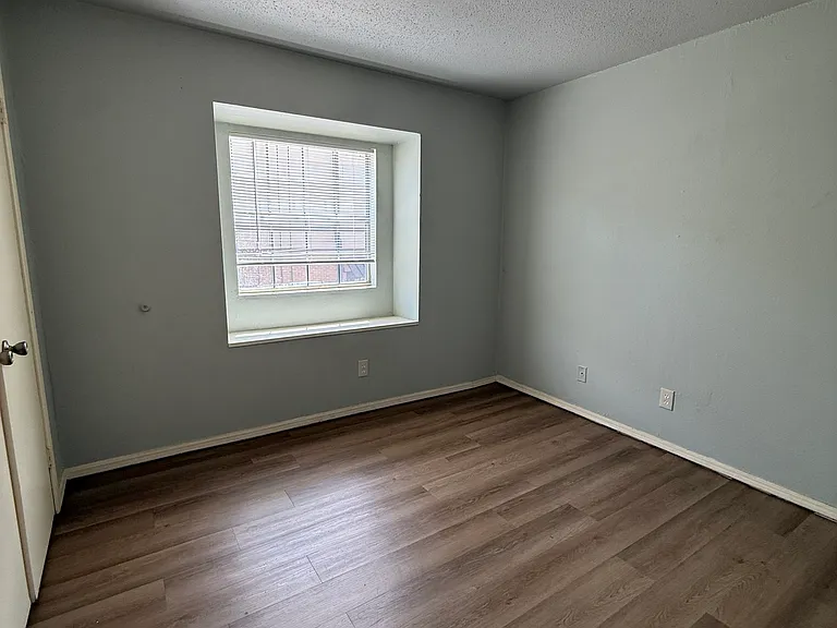Peartree Apartments — Photo 23