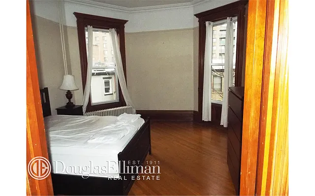 Rented by Douglas Elliman | media 24