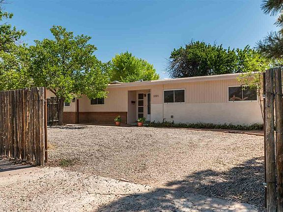 3rd image of 1021 San Lorenzo Dr