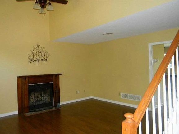 3rd image of 512 Old Manse Ct